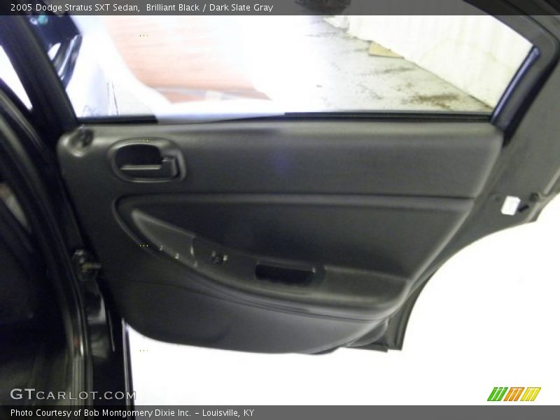 Brilliant Black / Dark Slate Gray 2005 Dodge Stratus SXT Sedan