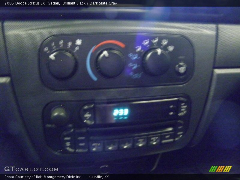 Brilliant Black / Dark Slate Gray 2005 Dodge Stratus SXT Sedan