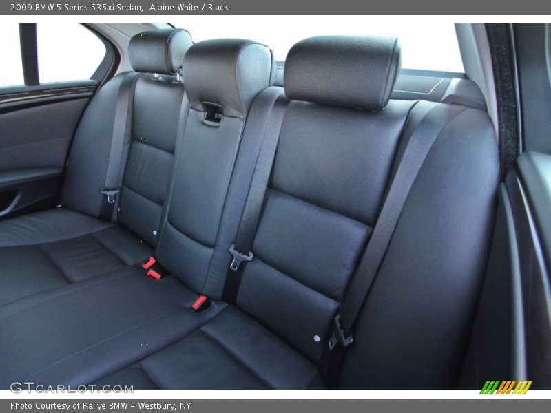 Alpine White / Black 2009 BMW 5 Series 535xi Sedan