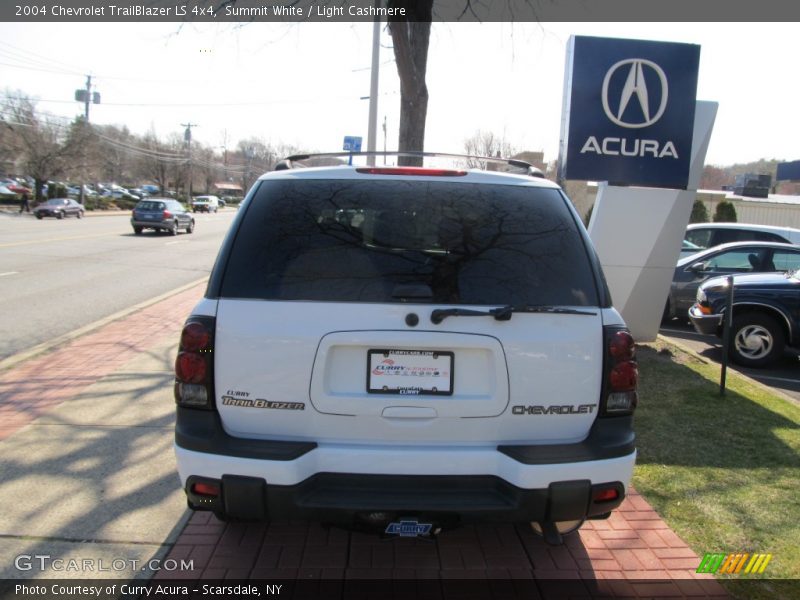 Summit White / Light Cashmere 2004 Chevrolet TrailBlazer LS 4x4