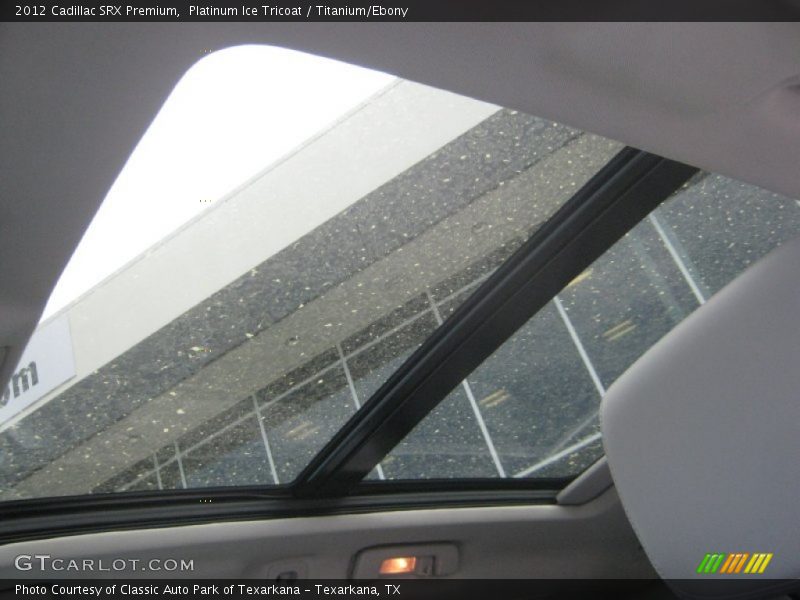 Platinum Ice Tricoat / Titanium/Ebony 2012 Cadillac SRX Premium