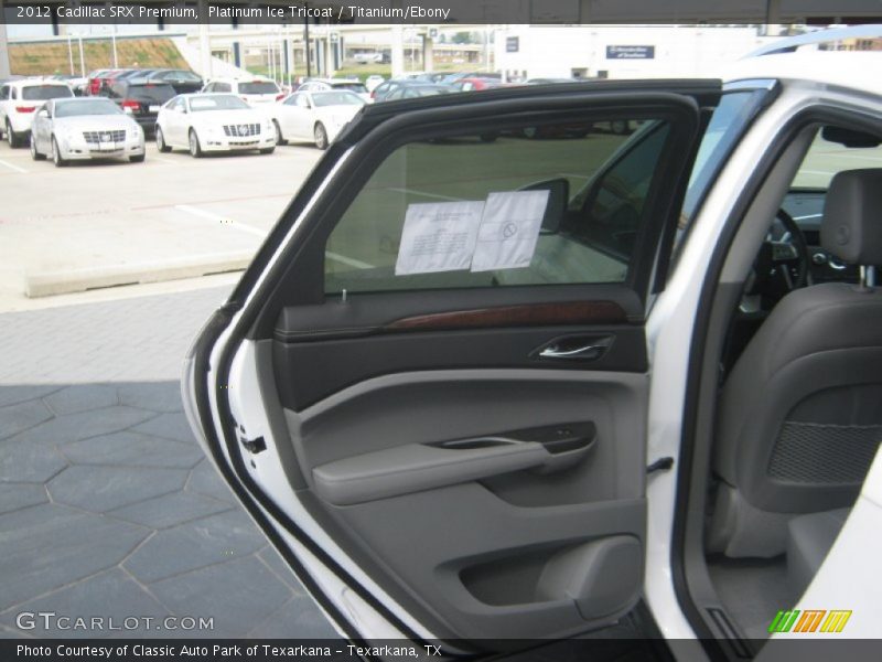 Platinum Ice Tricoat / Titanium/Ebony 2012 Cadillac SRX Premium