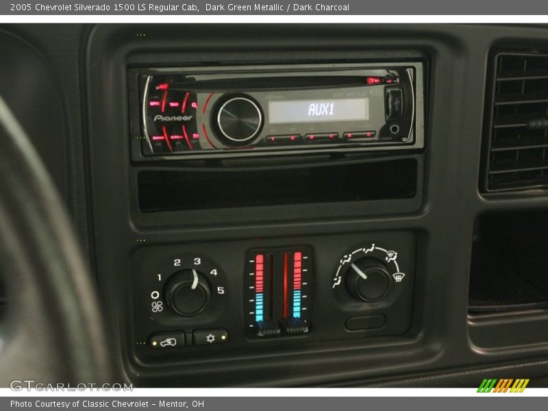 Dark Green Metallic / Dark Charcoal 2005 Chevrolet Silverado 1500 LS Regular Cab