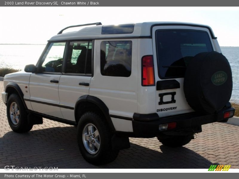 Chawton White / Black 2003 Land Rover Discovery SE