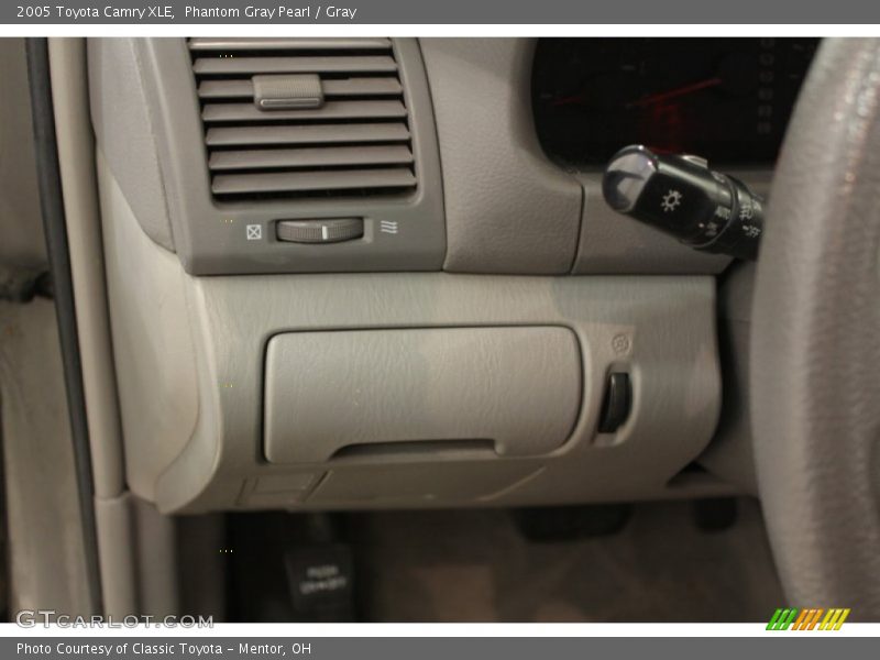 Phantom Gray Pearl / Gray 2005 Toyota Camry XLE