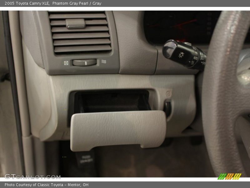 Phantom Gray Pearl / Gray 2005 Toyota Camry XLE