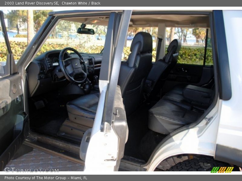 Chawton White / Black 2003 Land Rover Discovery SE