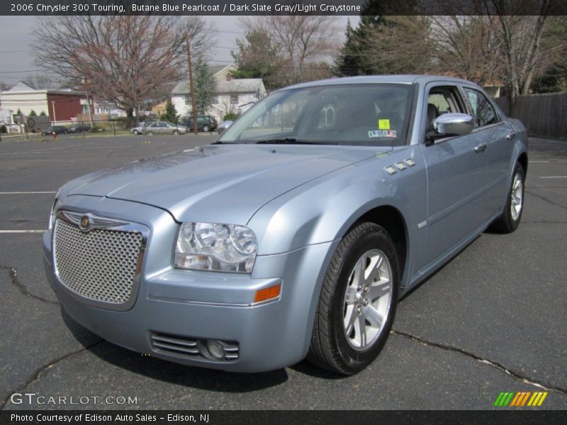 Front 3/4 View of 2006 300 Touring