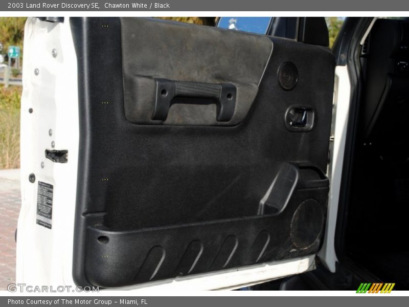 Chawton White / Black 2003 Land Rover Discovery SE