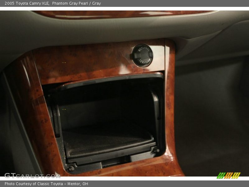 Phantom Gray Pearl / Gray 2005 Toyota Camry XLE