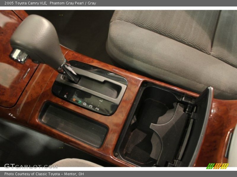 Phantom Gray Pearl / Gray 2005 Toyota Camry XLE