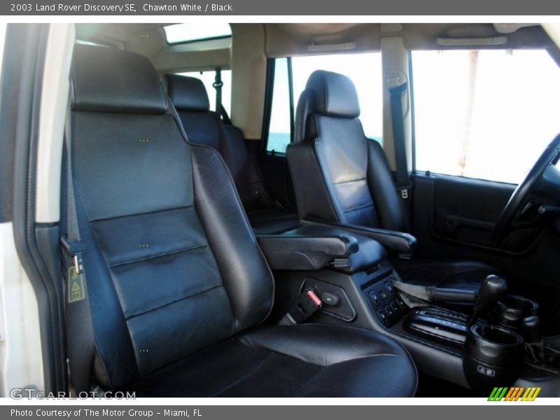 Chawton White / Black 2003 Land Rover Discovery SE