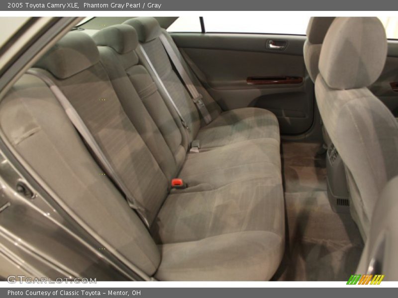 Phantom Gray Pearl / Gray 2005 Toyota Camry XLE