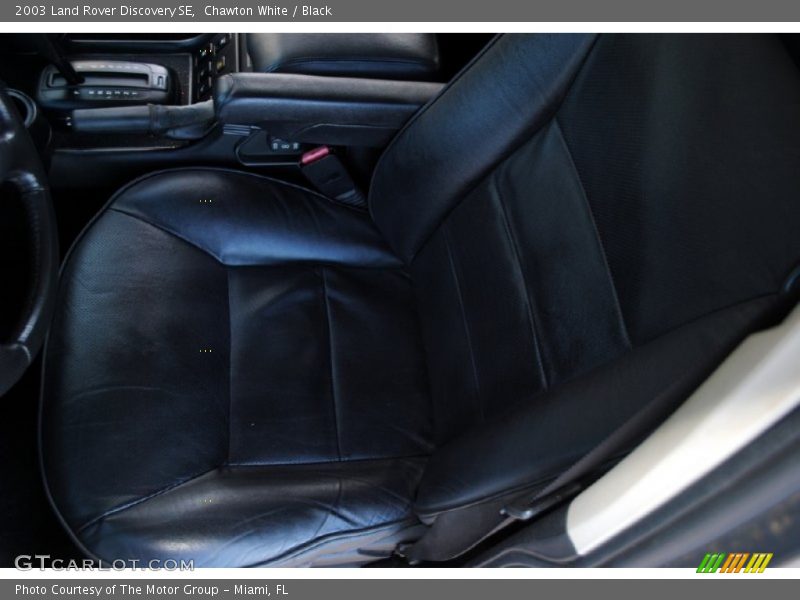 Chawton White / Black 2003 Land Rover Discovery SE