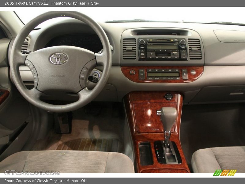 Dashboard of 2005 Camry XLE