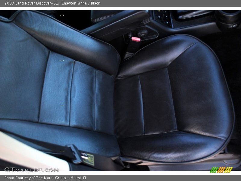 Chawton White / Black 2003 Land Rover Discovery SE