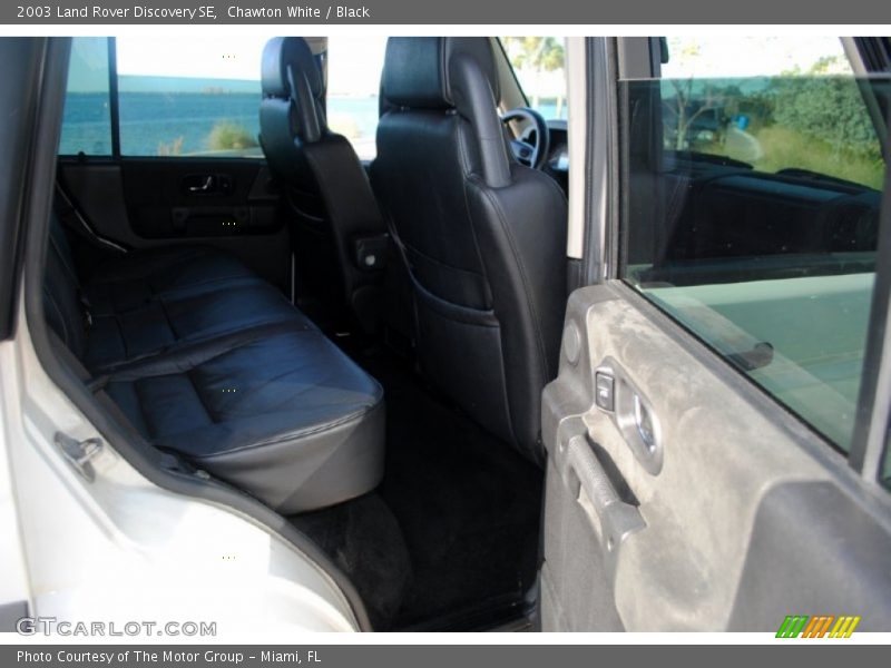 Chawton White / Black 2003 Land Rover Discovery SE