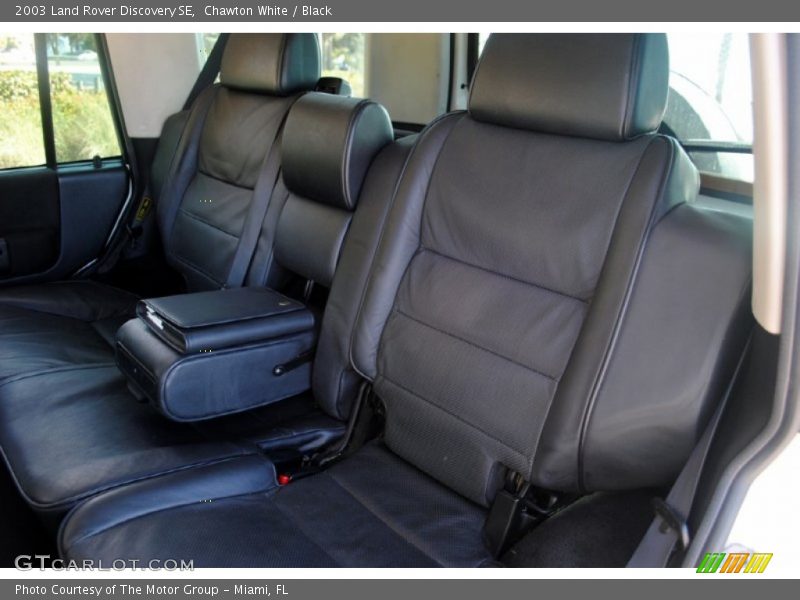 Chawton White / Black 2003 Land Rover Discovery SE