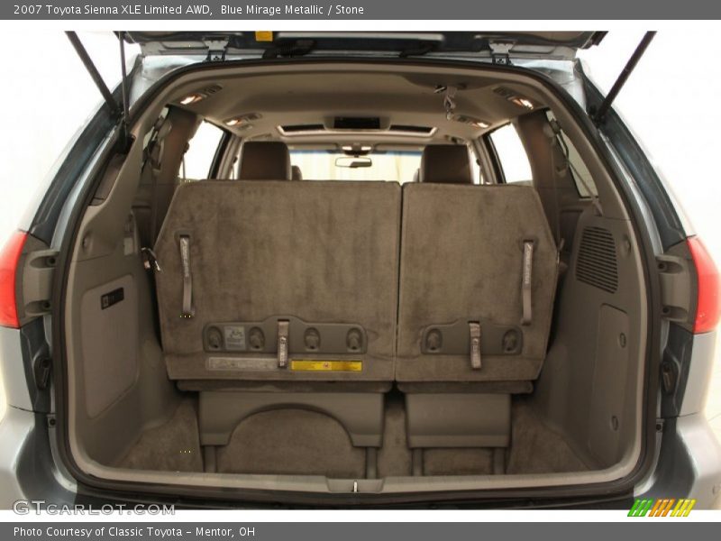  2007 Sienna XLE Limited AWD Trunk
