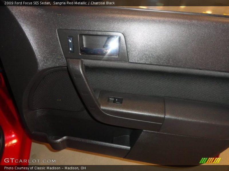 Sangria Red Metallic / Charcoal Black 2009 Ford Focus SES Sedan