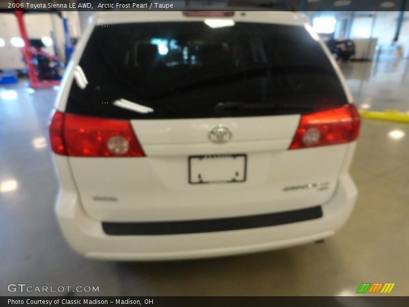 Arctic Frost Pearl / Taupe 2006 Toyota Sienna LE AWD