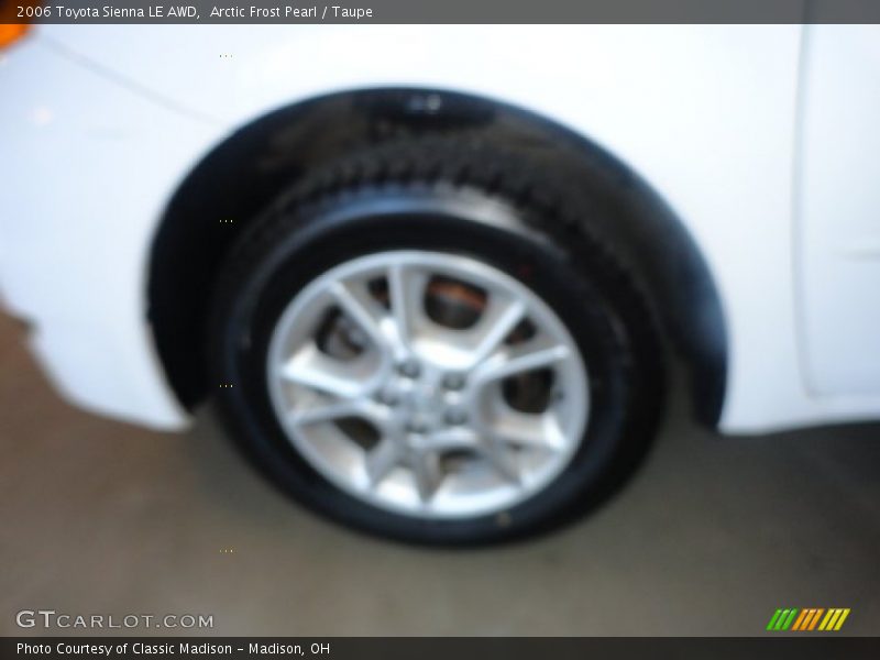 Arctic Frost Pearl / Taupe 2006 Toyota Sienna LE AWD