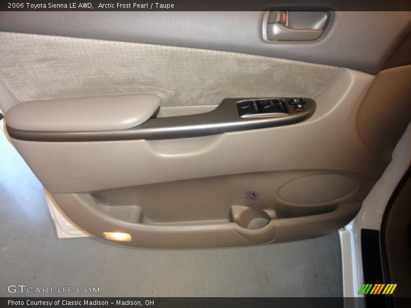 Arctic Frost Pearl / Taupe 2006 Toyota Sienna LE AWD