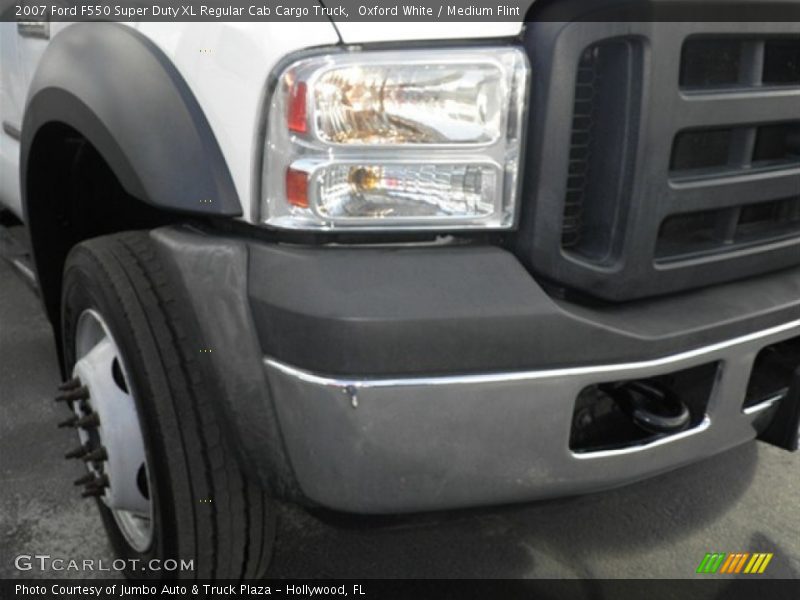 Oxford White / Medium Flint 2007 Ford F550 Super Duty XL Regular Cab Cargo Truck