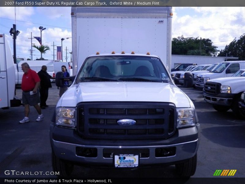 Oxford White / Medium Flint 2007 Ford F550 Super Duty XL Regular Cab Cargo Truck