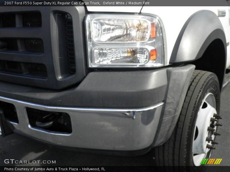 Oxford White / Medium Flint 2007 Ford F550 Super Duty XL Regular Cab Cargo Truck