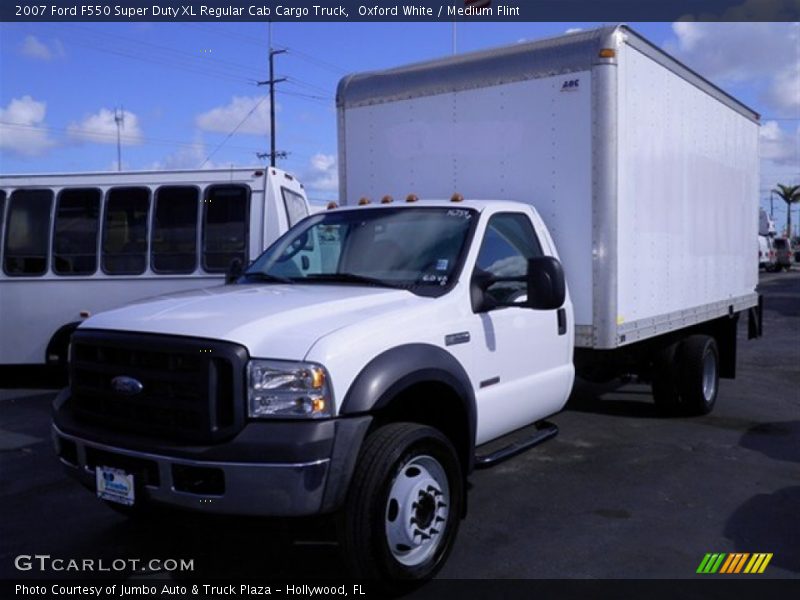 Oxford White / Medium Flint 2007 Ford F550 Super Duty XL Regular Cab Cargo Truck
