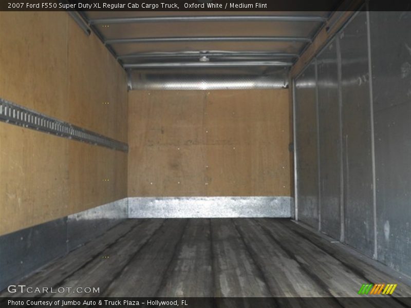 Oxford White / Medium Flint 2007 Ford F550 Super Duty XL Regular Cab Cargo Truck