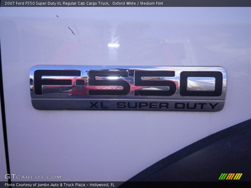 Oxford White / Medium Flint 2007 Ford F550 Super Duty XL Regular Cab Cargo Truck