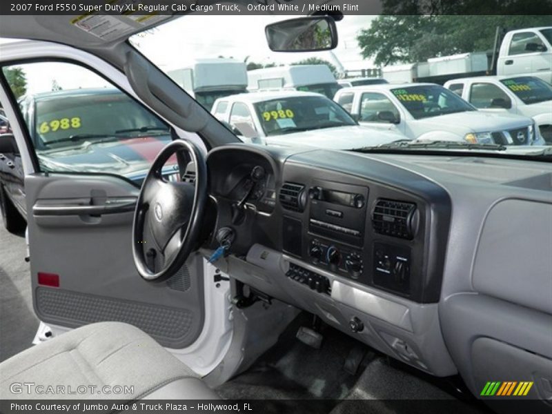  2007 F550 Super Duty XL Regular Cab Cargo Truck Medium Flint Interior