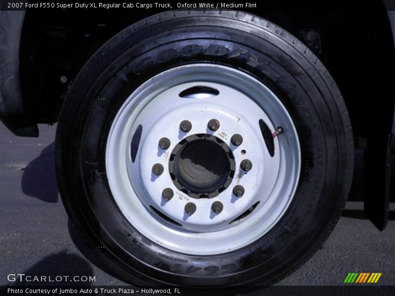  2007 F550 Super Duty XL Regular Cab Cargo Truck Wheel