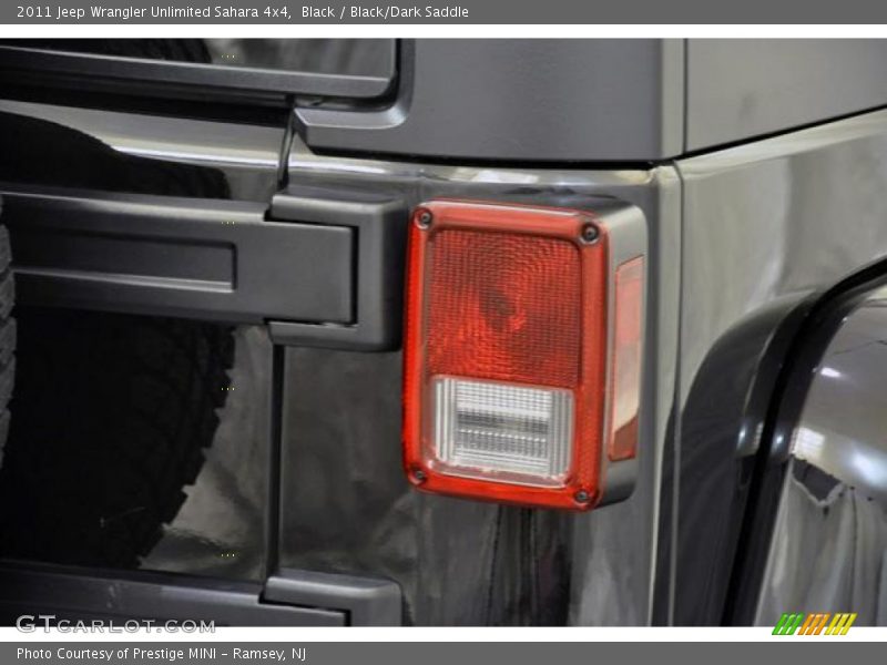Black / Black/Dark Saddle 2011 Jeep Wrangler Unlimited Sahara 4x4