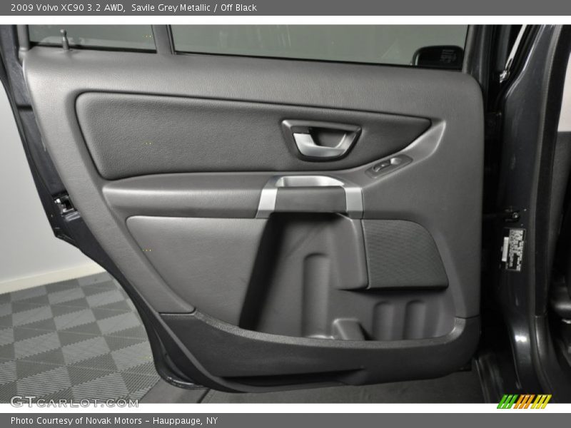 Savile Grey Metallic / Off Black 2009 Volvo XC90 3.2 AWD