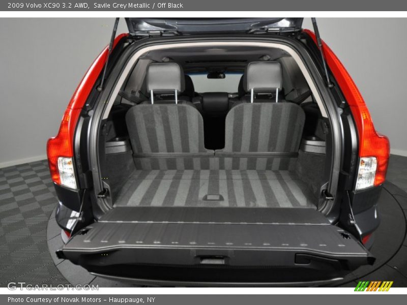 Savile Grey Metallic / Off Black 2009 Volvo XC90 3.2 AWD