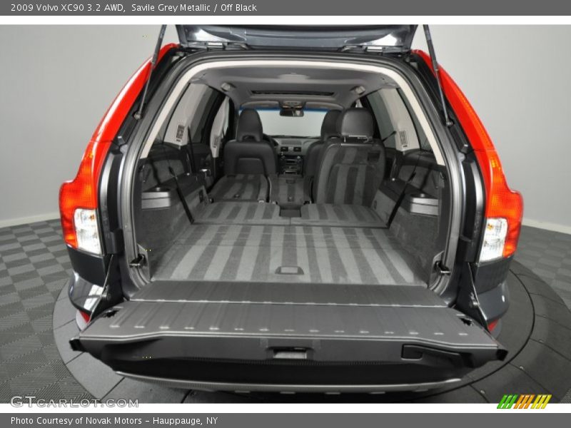 Savile Grey Metallic / Off Black 2009 Volvo XC90 3.2 AWD