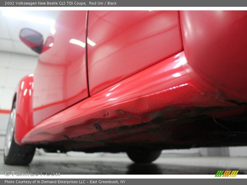 Red Uni / Black 2002 Volkswagen New Beetle GLS TDI Coupe