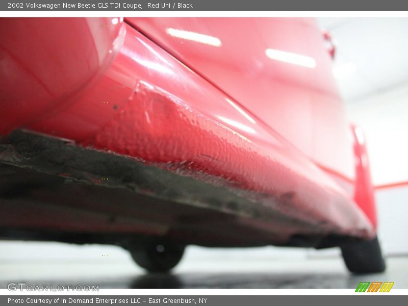 Red Uni / Black 2002 Volkswagen New Beetle GLS TDI Coupe