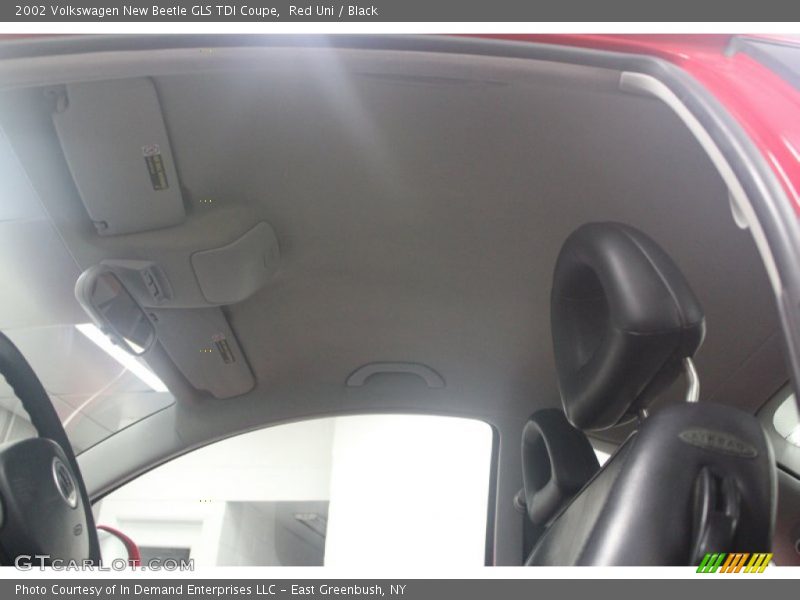 Red Uni / Black 2002 Volkswagen New Beetle GLS TDI Coupe