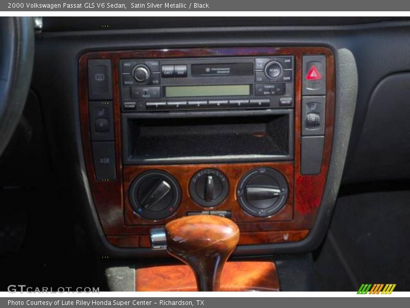 Satin Silver Metallic / Black 2000 Volkswagen Passat GLS V6 Sedan