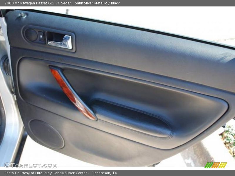 Satin Silver Metallic / Black 2000 Volkswagen Passat GLS V6 Sedan