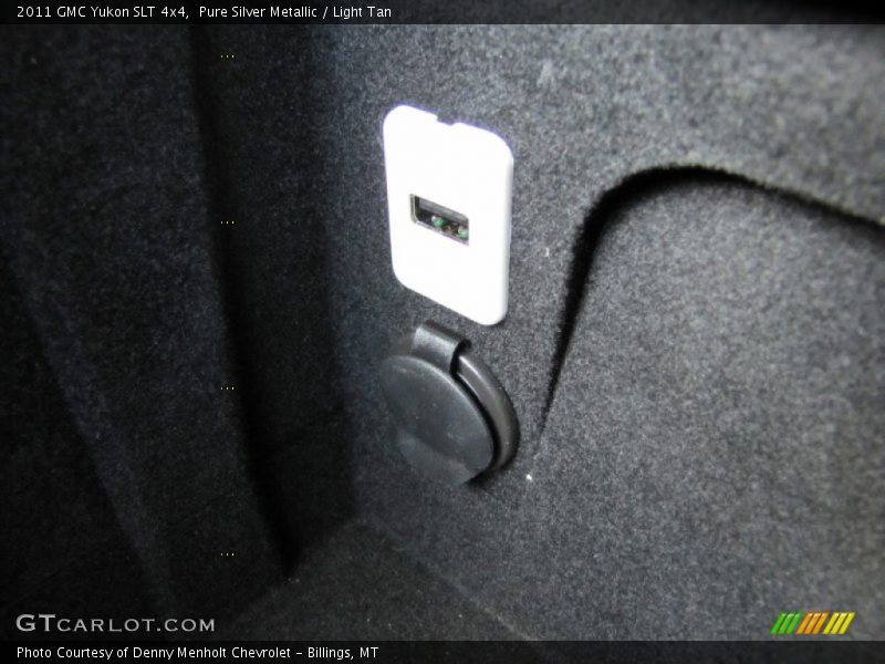 Pure Silver Metallic / Light Tan 2011 GMC Yukon SLT 4x4