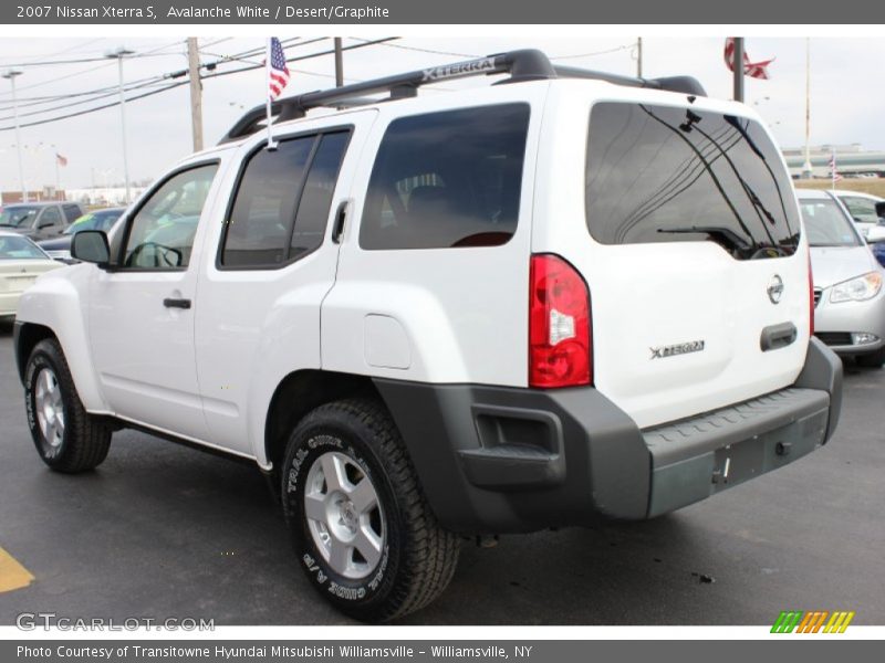 Avalanche White / Desert/Graphite 2007 Nissan Xterra S