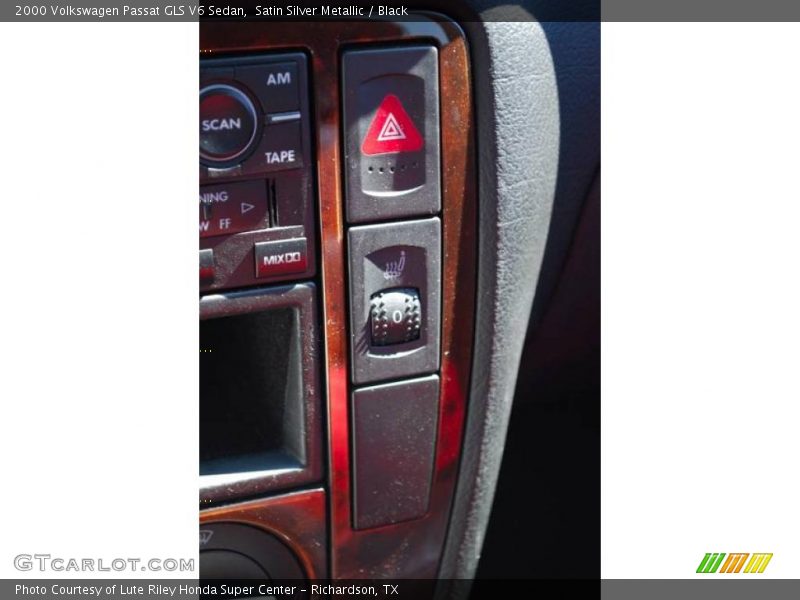 Satin Silver Metallic / Black 2000 Volkswagen Passat GLS V6 Sedan