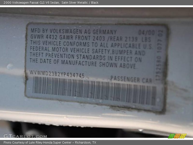 Satin Silver Metallic / Black 2000 Volkswagen Passat GLS V6 Sedan