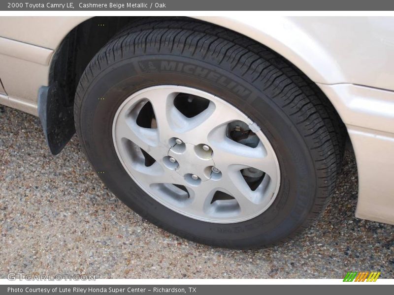 Cashmere Beige Metallic / Oak 2000 Toyota Camry LE