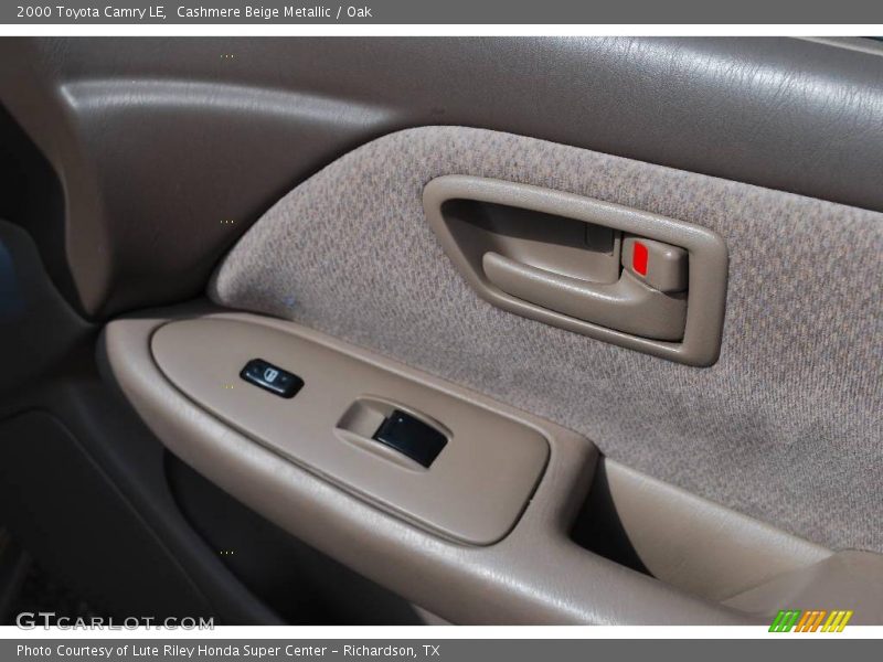 Cashmere Beige Metallic / Oak 2000 Toyota Camry LE